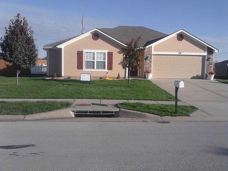 1st image of 1210 SW Blue Branch Dr