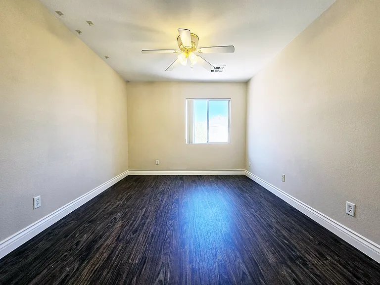 3722 Nestled Oak Ave — Photo 8