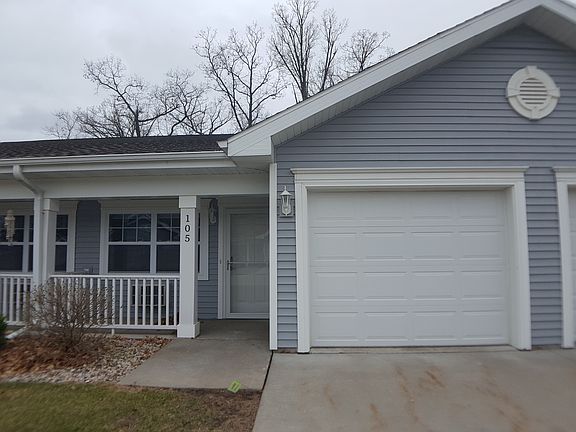 2nd image of 2321 Carey St #101