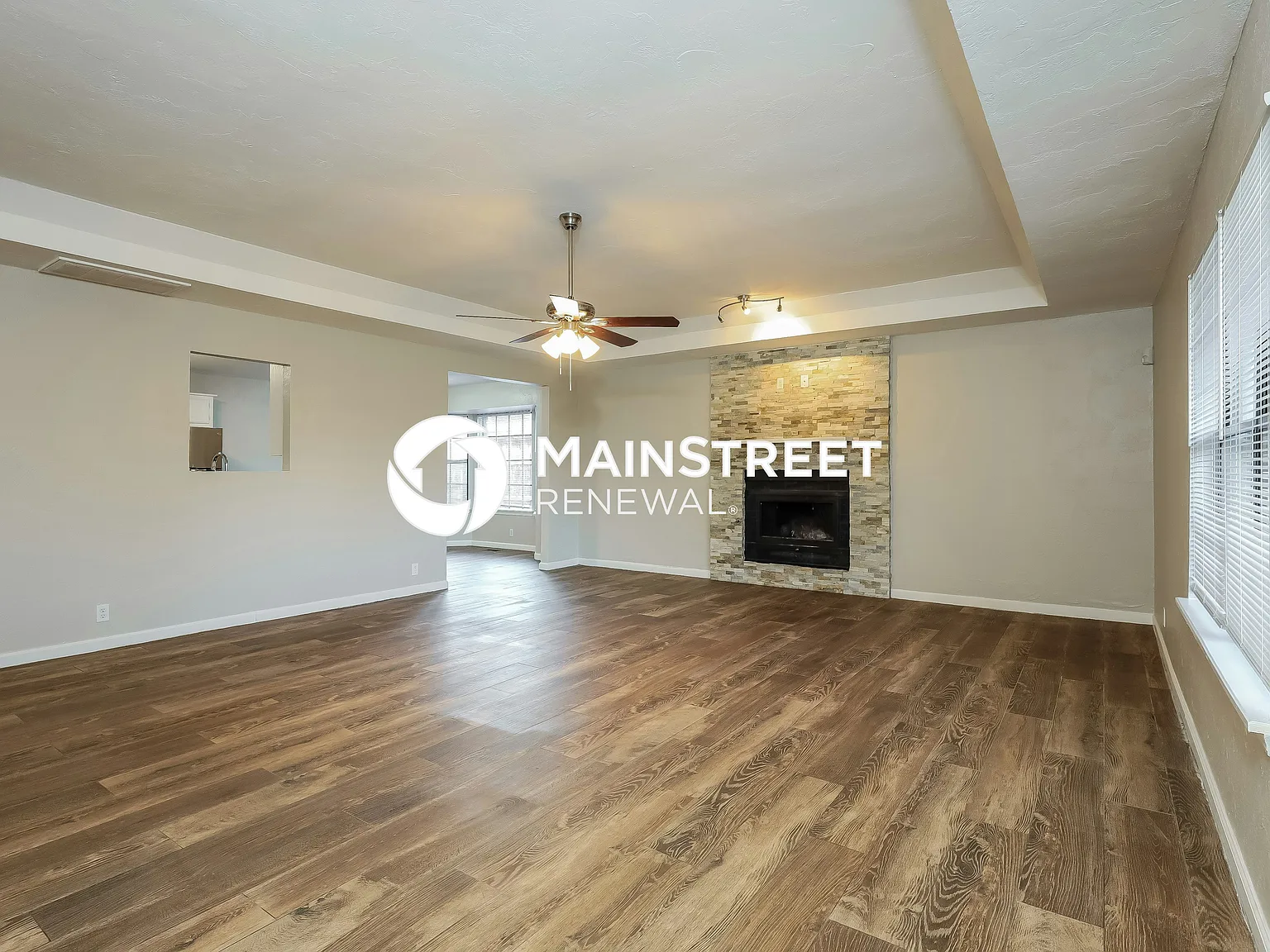 2705 Fairfield Dr — Photo 4