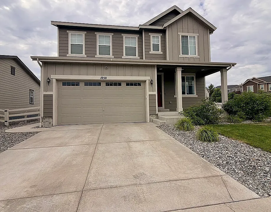 1850 Makley Loop