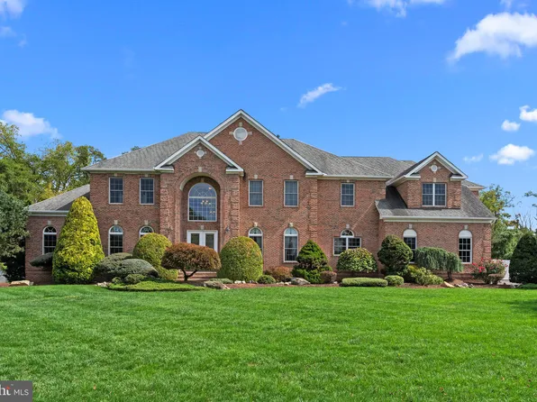 15 Fairway Dr, Cream Ridge, NJ 08514