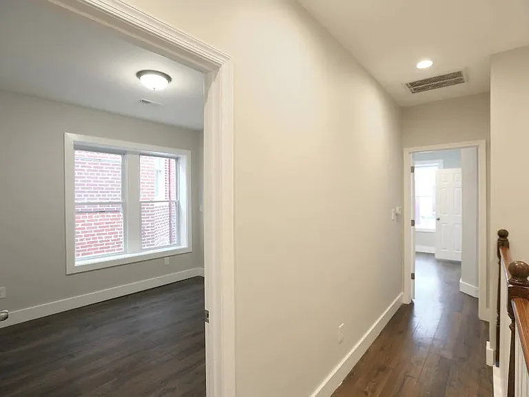 747 Gresham Pl NW #A — Photo 11