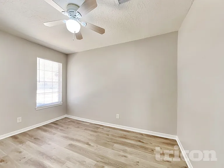 4427 Oakside Dr — Photo 10