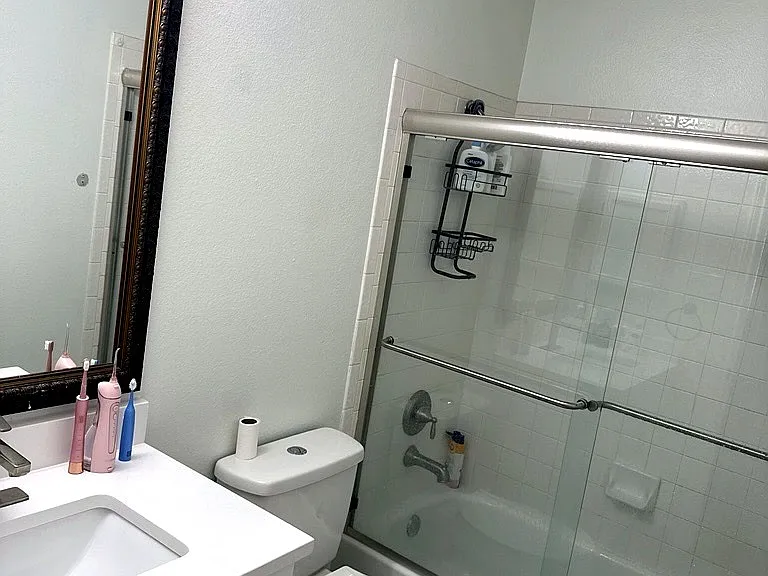 1207 Canyon Parke Dr — Photo 2