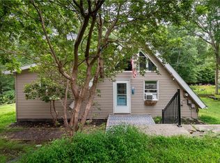 519 S Cortina Ct, Henryville, PA 18332