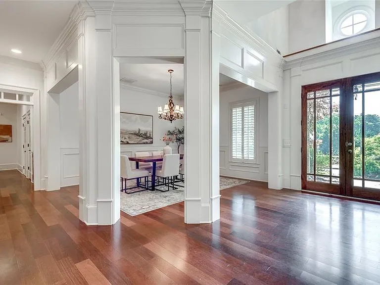 240 Lullwater Ct — Photo 5