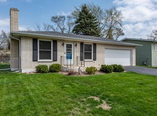 257 Maplewood Dr, Antioch, IL 60002