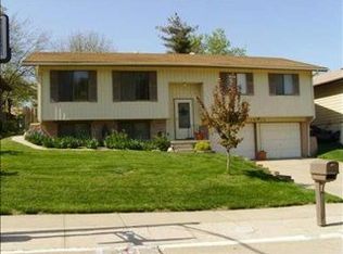 14212 Drexel Cir, Omaha, NE 68137