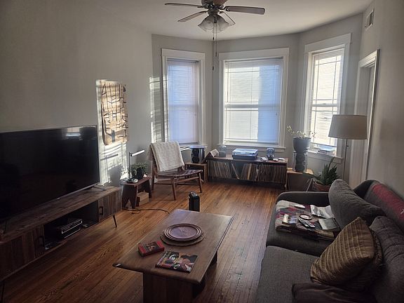 2nd image of 3252 W Le Moyne St APT 3