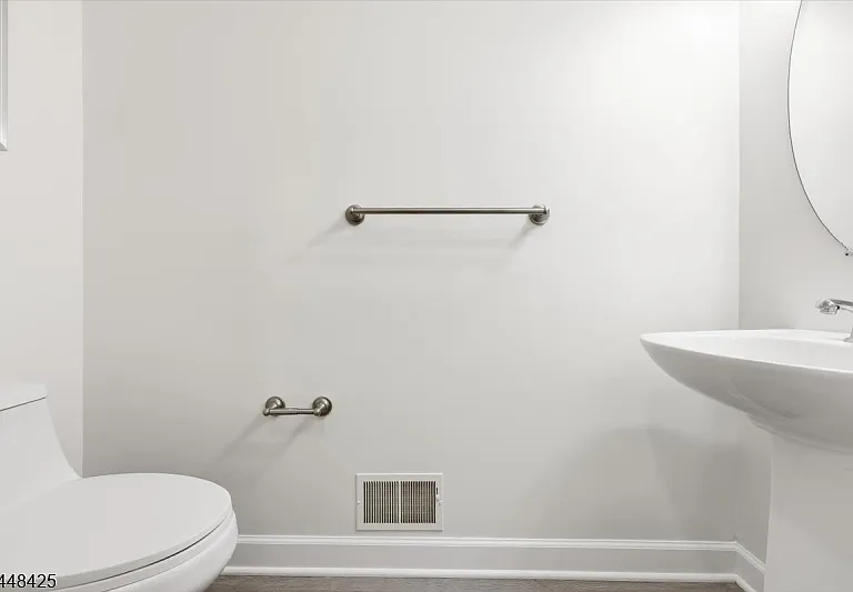 604 Knollwood Ct — Photo 10