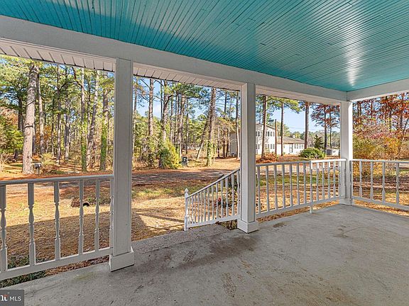 4th image of 36 Washington Cir