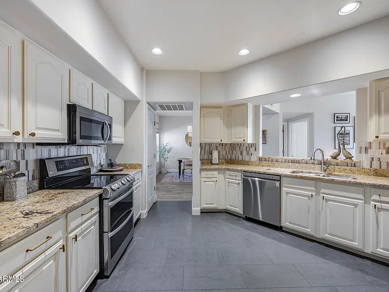 1747 E Northern Ave #117 — Photo 8