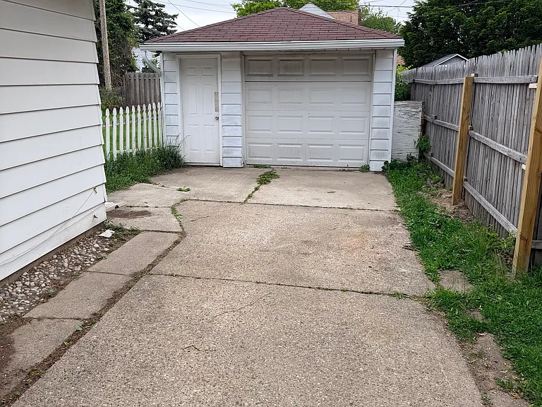 7391 Gronow Ave — Photo 3