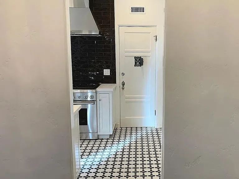1330 N Harper Ave #280 — Photo 13