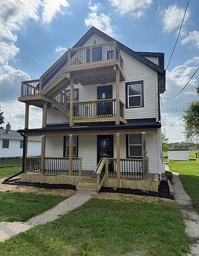 423 Marion Ave #2 Photo 1