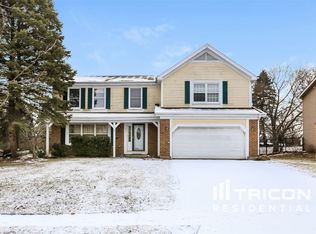 1401 S Parkview Ter, Algonquin, IL 60102