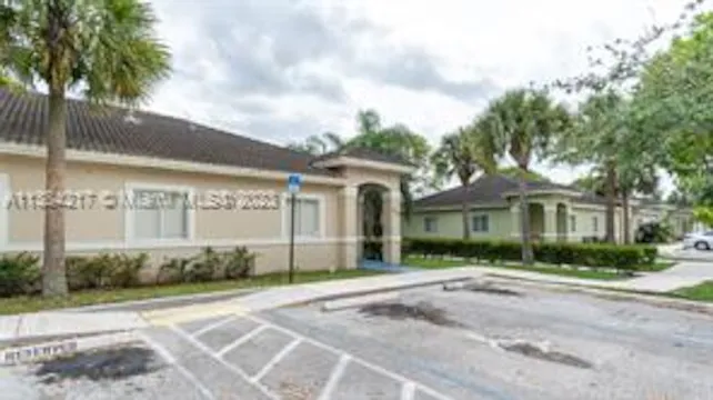 Building Photo - 13284 Old Biscayne Dr #906
