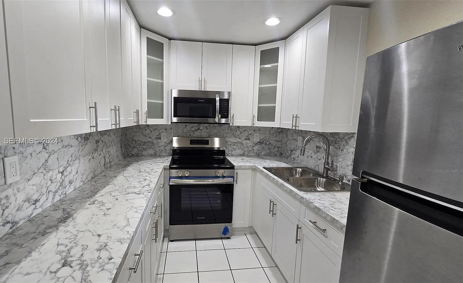 2 bed, 996 sqft, $1,950 — Photo 2