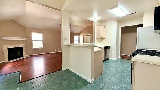 14700 Menifee St — Photo 9
