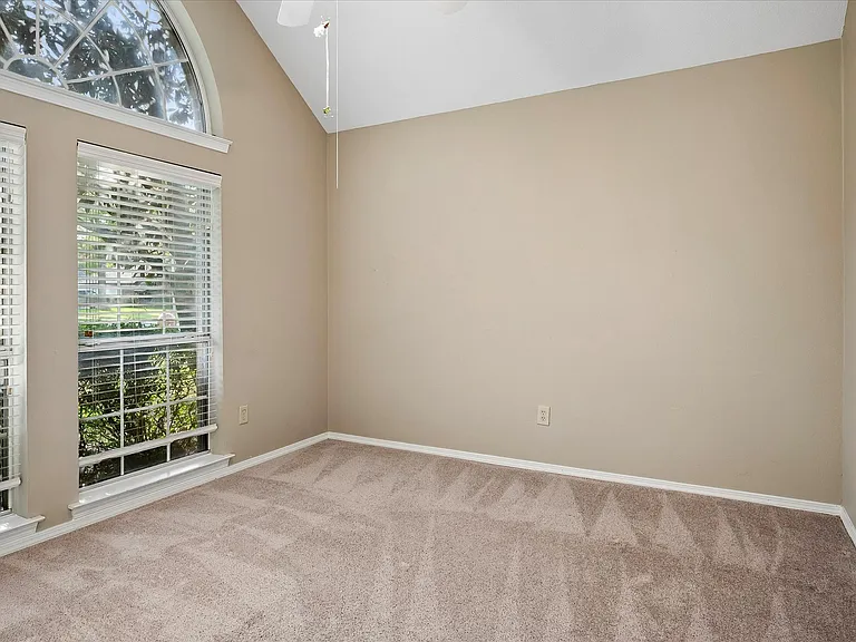 2201 Pendleton Ln — Photo 17