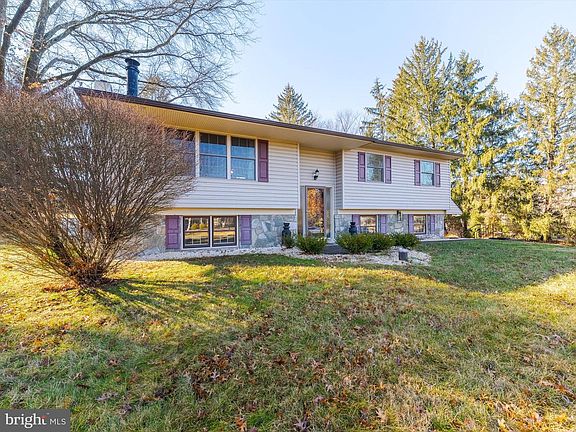 3rd image of 3210 Hogarth Ln