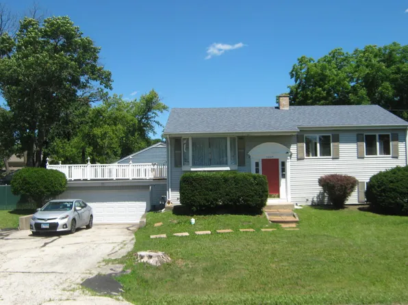 1007 Prairie Lawn Rd, Glenview, IL 60025