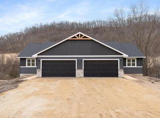 S1546 Shawnee Dr UNIT A, Alma, WI 54610