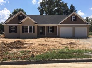 409 E Hendelmeyer Ave, Effingham, IL 62401