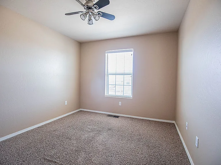 1501 Galway Dr — Photo 32
