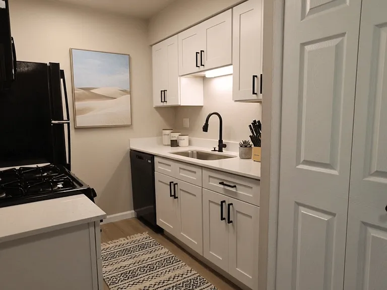Sycamore Creek Apartments — Photo 2