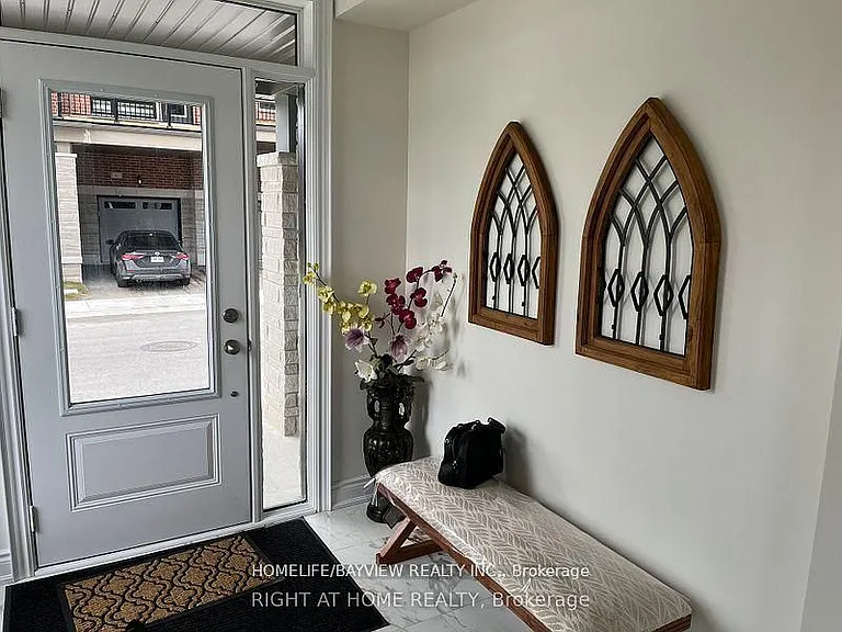 7 Griffith St W — Photo 3