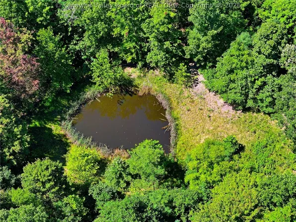 2882 Falling Rock Rd, Clendenin, WV 25045