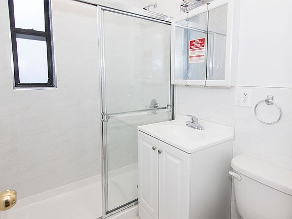 3rd image of 3124 32nd St APT 4C