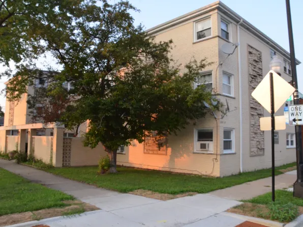 5858 W Addison St APT 2C, Chicago, IL 60634