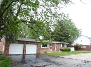 105 Shelby St, Gillespie, IL 62033