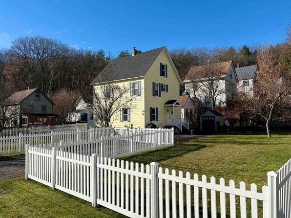 11 Third Avenue, Hartford, VT 05001