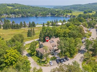 131 Grandview Hilltop Dr #1, Huntsville, ON P1H2J5