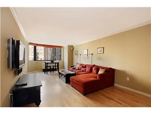 Rented by Douglas Elliman | media 93