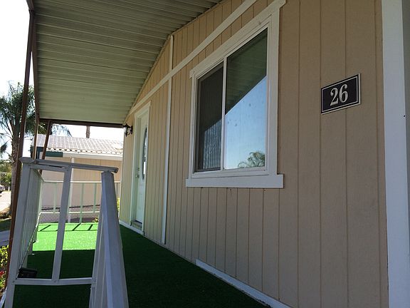 3rd image of 913 S Grand Ave Space 26