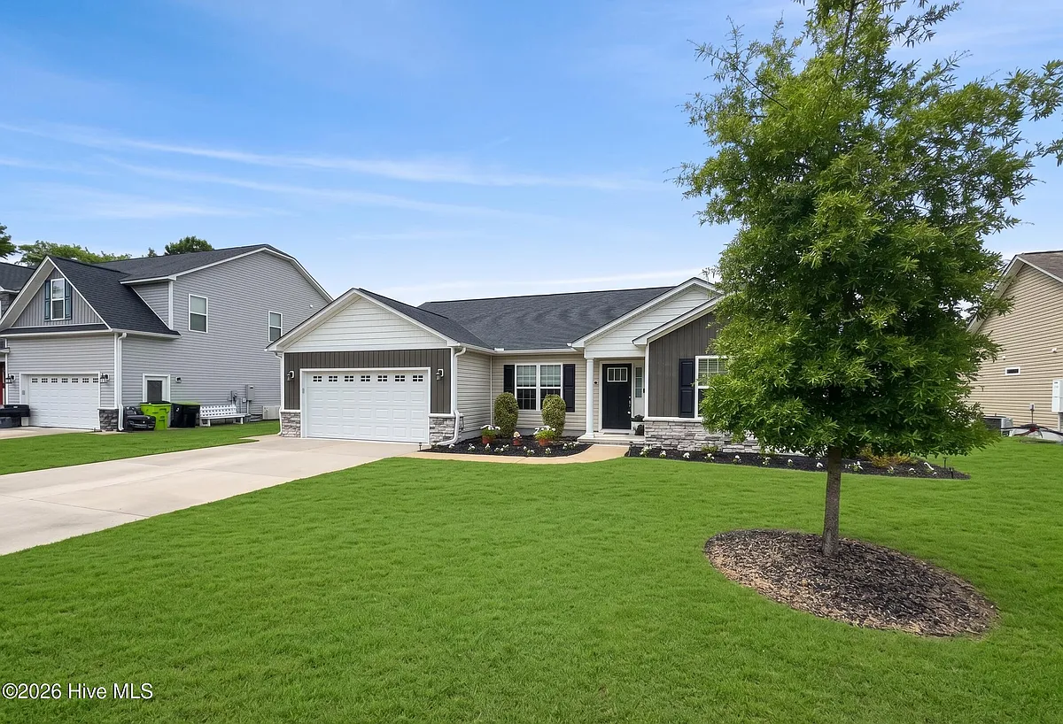 Building Photo - 242 Legacy Ln