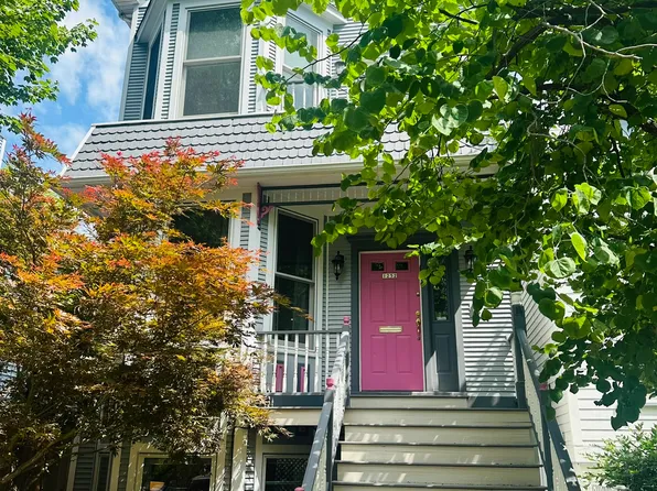 1252 W Nelson St #G, Chicago, IL 60657