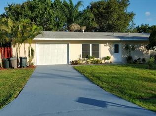 520 SE Greenway Ter, Port Saint Lucie, FL 34983