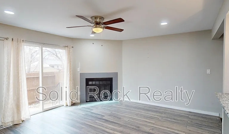 2331 Lexington Village Ln — Photo 6