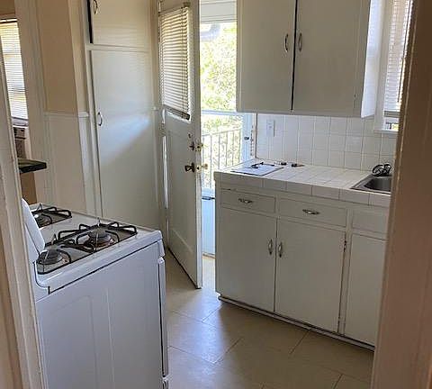 3rd image of 103 Vassar Ln APT 2