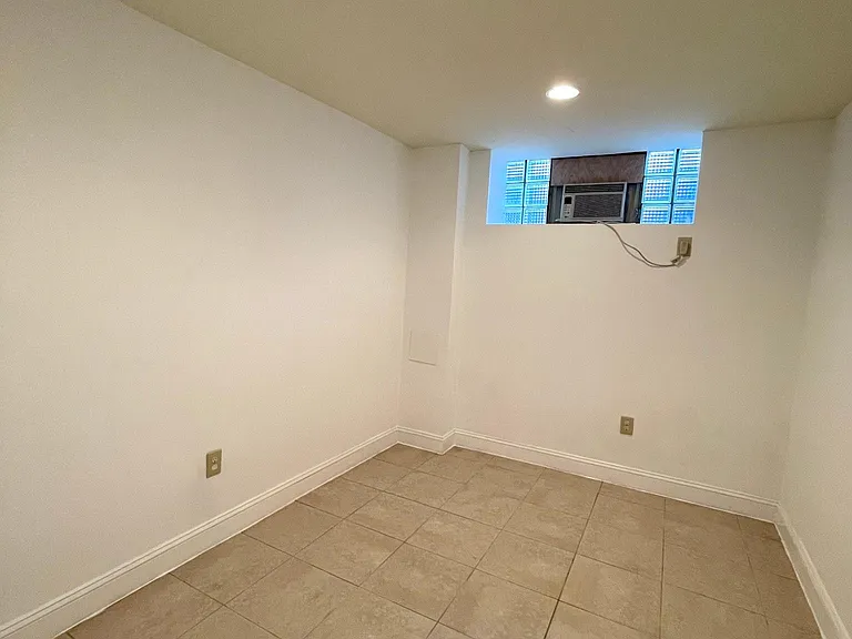 3519 Englewood Ground Level #GROUND LEVEL — Photo 9
