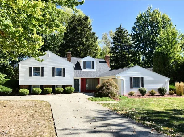 3115 Bradley Rd, Westlake, OH 44145