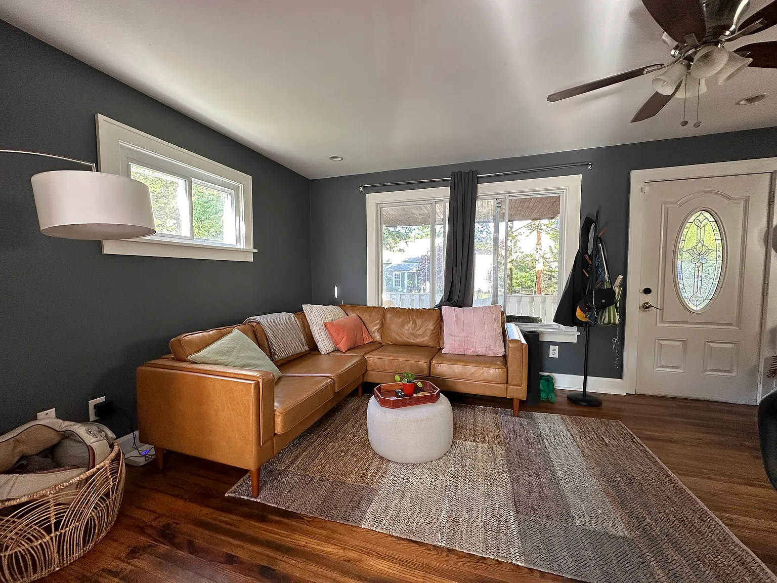 2 bed, 1040 sqft, $2,400 — Photo 2
