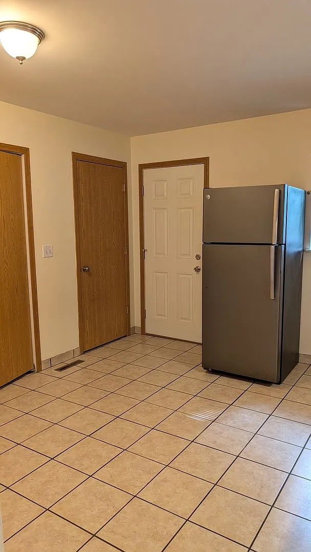 Charming 2 Bedroom Apartment — Photo 4