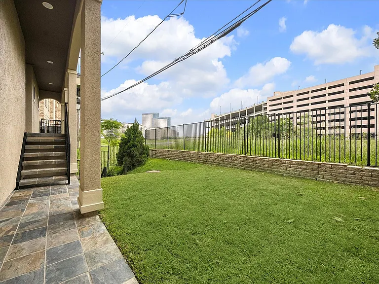 6832 Staffordshire Blvd — Photo 3